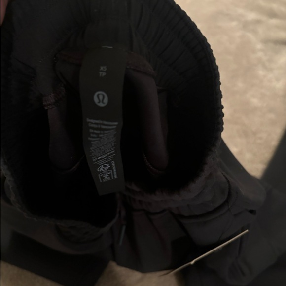 Lululemon cargo pants - Picture 5 of 5